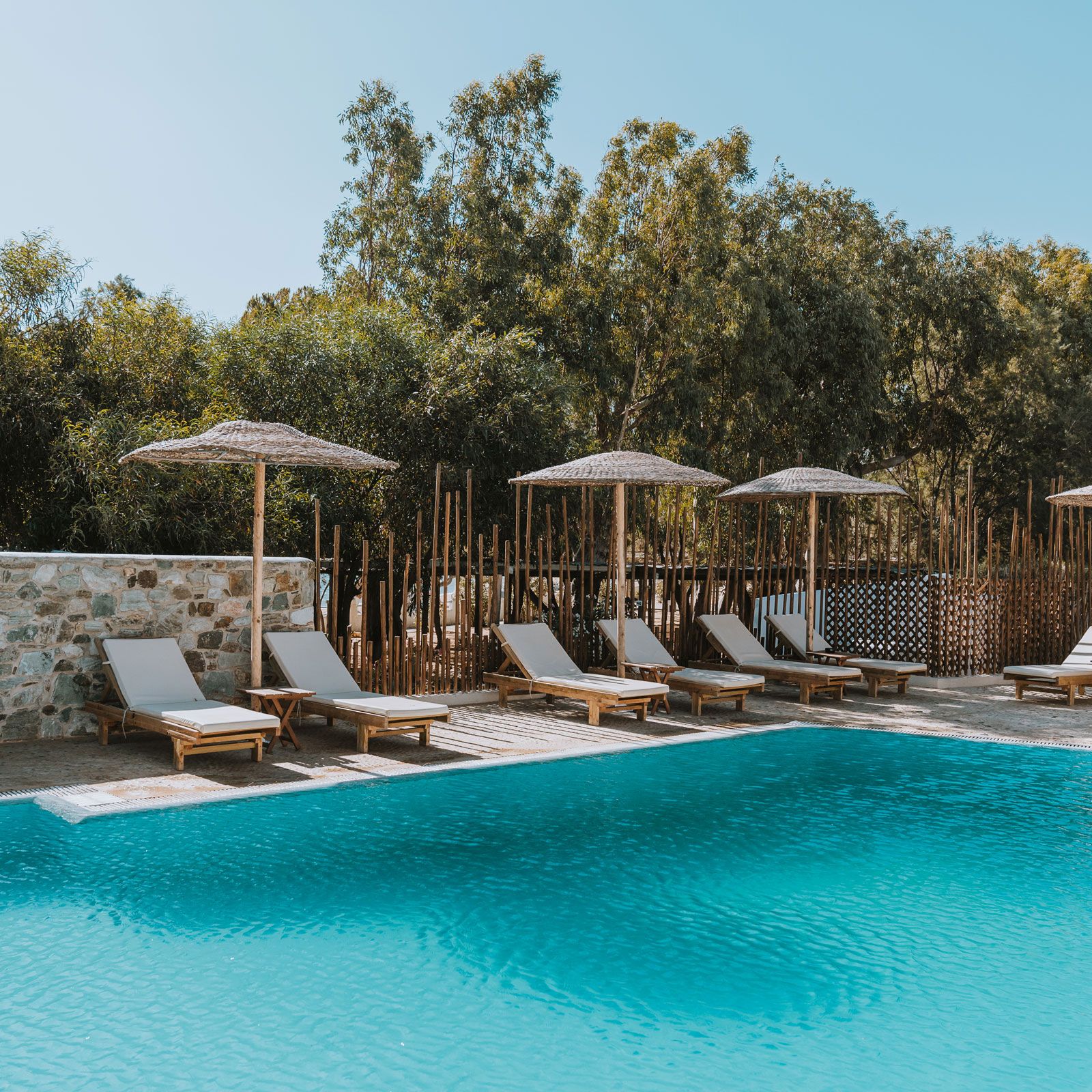 Πισίνα στο Coralli   Διακοπές στη Σέριφο, σημαίνουν χαλάρωση