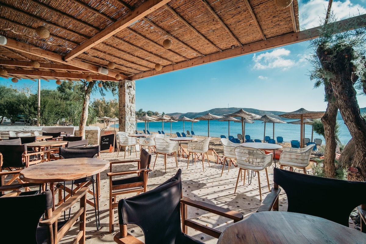 Serifos Lounge Bar   Η καλύτερη μουσική. Από νωρίς το πρωί μέχρι αργά το βράδυ, 